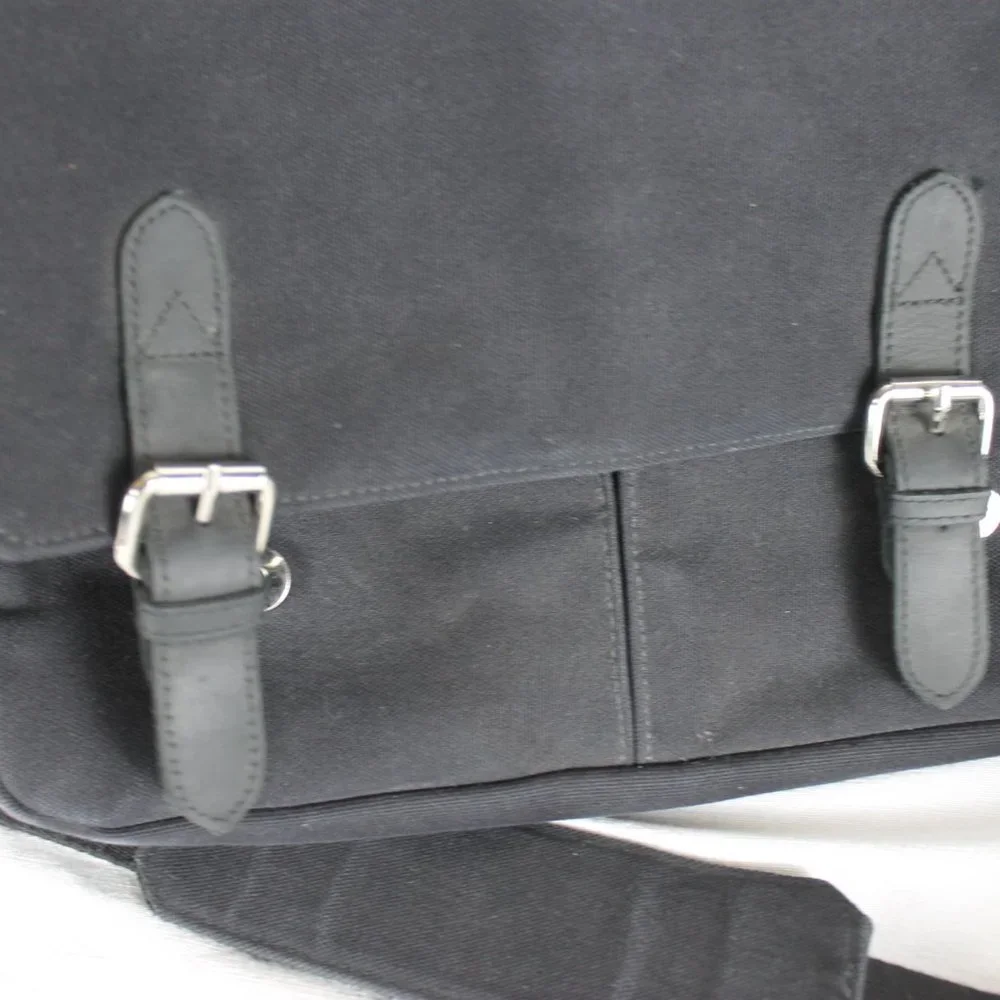 Frank And Oak Black Mens Messenger Canvas Bag Zippered Pockets Heavy Duty Straps